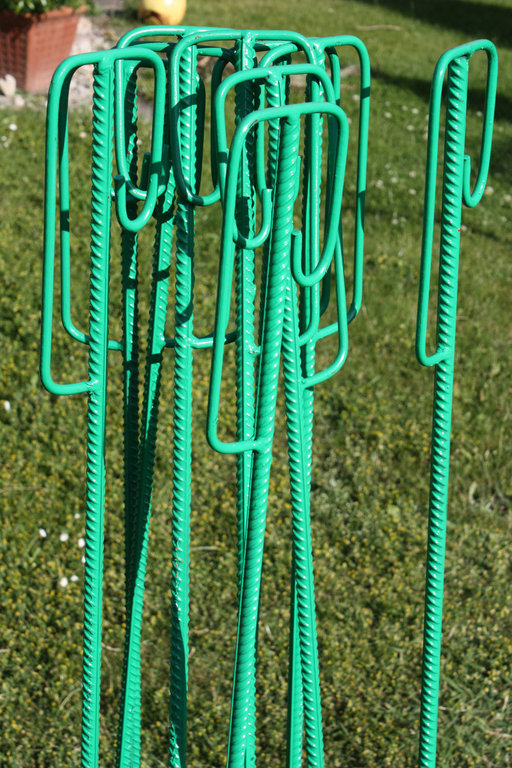 10 Absperrleinenhalter,  2. Wahl RAL 6024 grün lackierte Laterneneisen 1230 mm mit Lackschäden